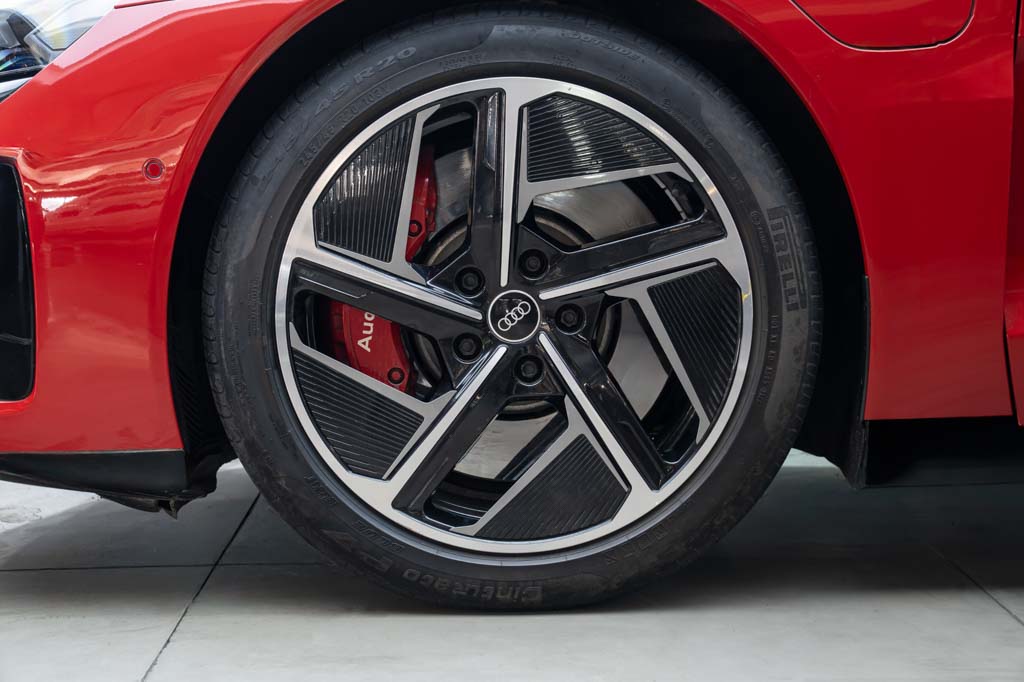AUDI ETRON RS GT 