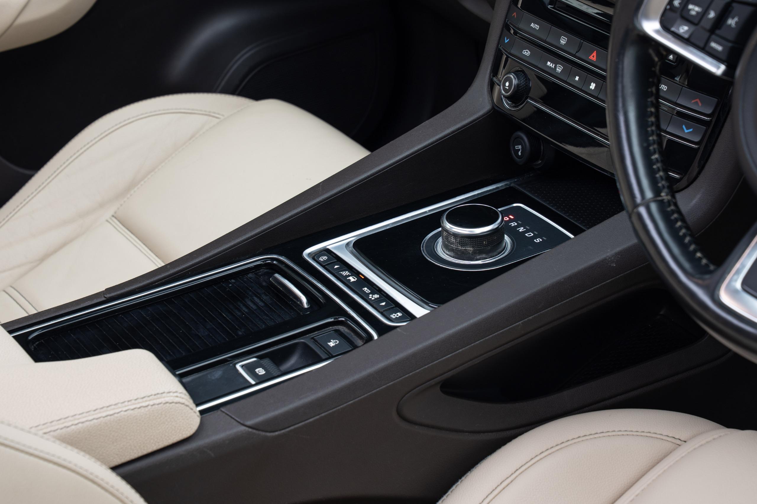 Jaguar F Pace Prestige