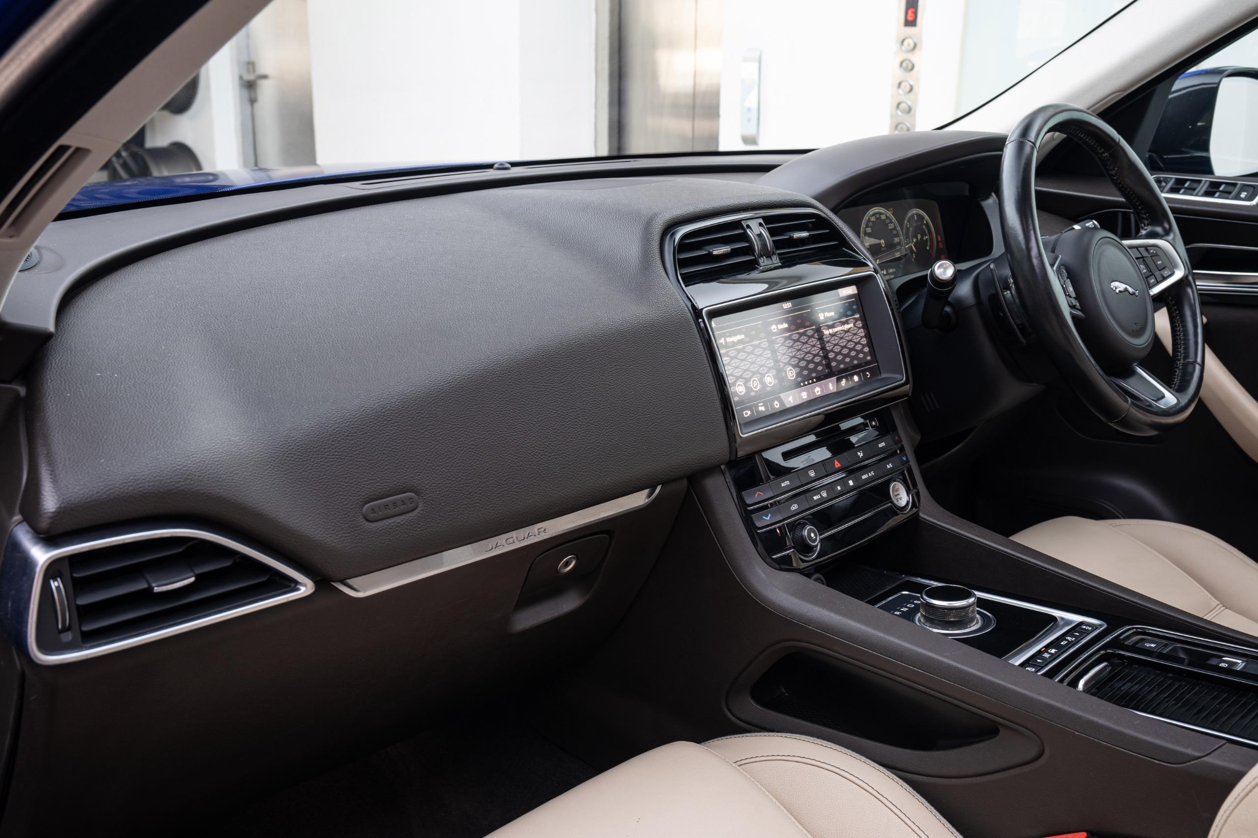 Jaguar F Pace Prestige
