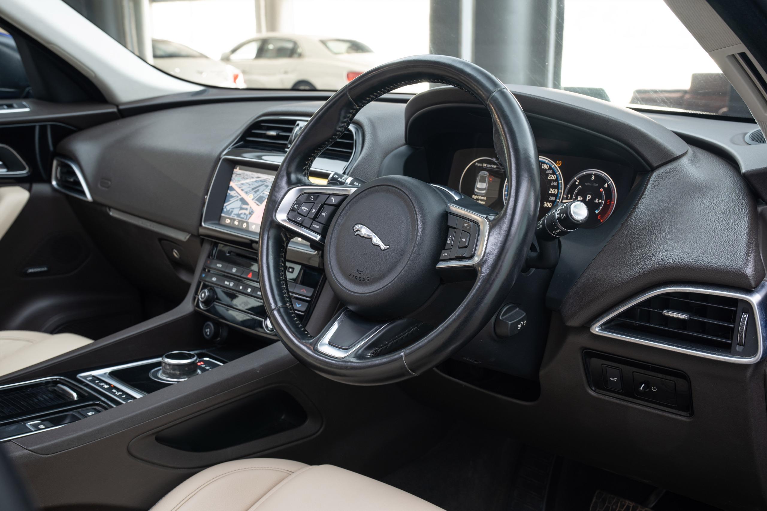 Jaguar F Pace Prestige