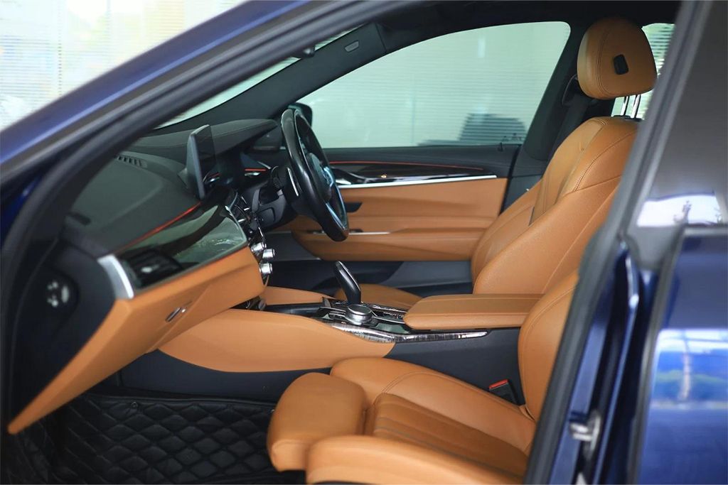 BMW 630I GT LCI M SPORT 