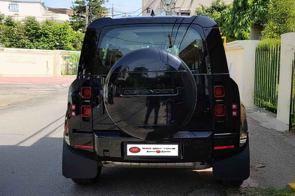 Land Rover Defender 110 P300 HSE