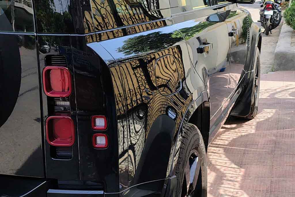 Land Rover Defender 110 P300 HSE