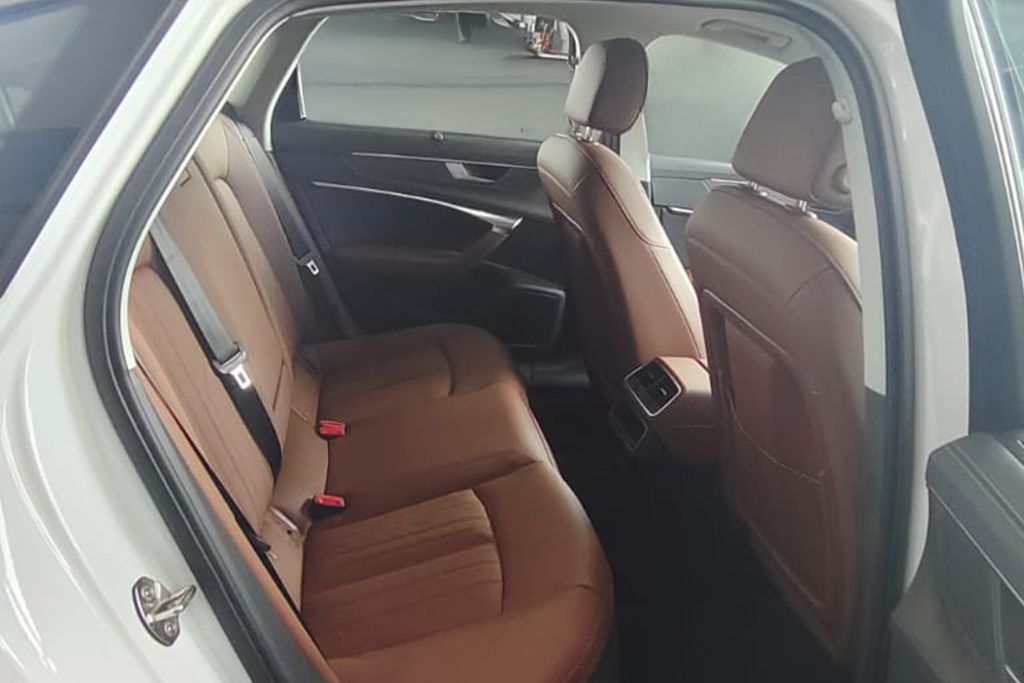 AUDI A6 45 TFSI Premium Plus