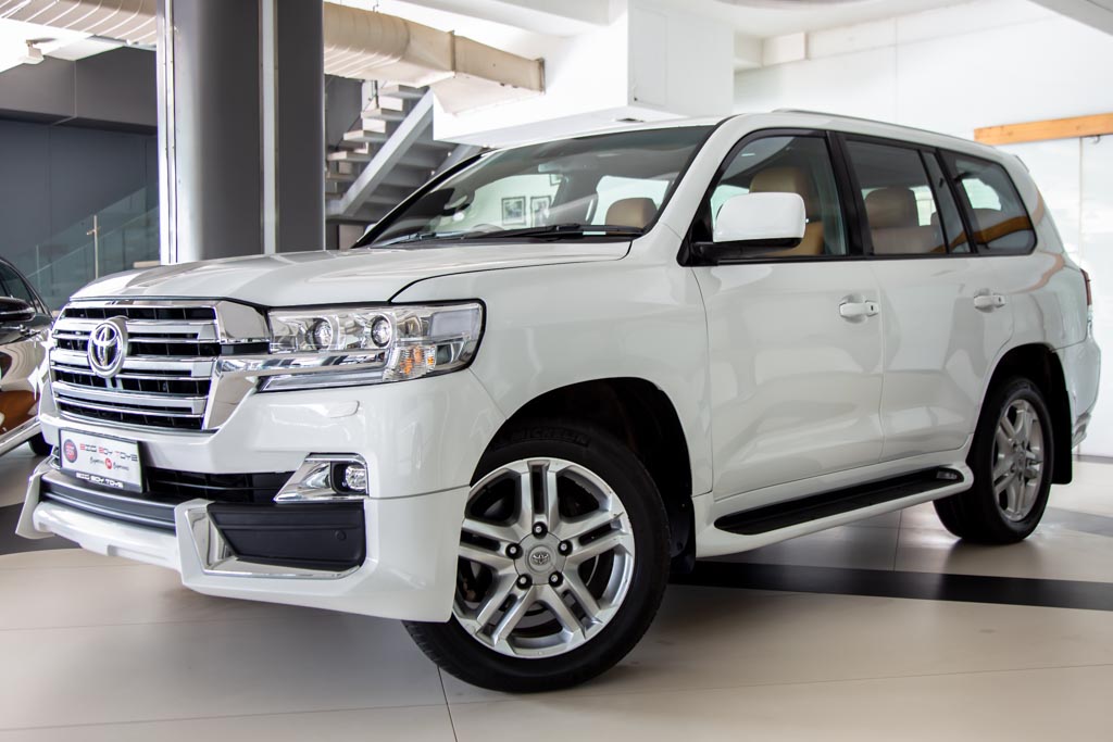 TOYOTA LAND CRUISER