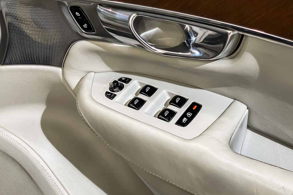 VOLVO XC90 EXCELLENCE T8 HYBRID