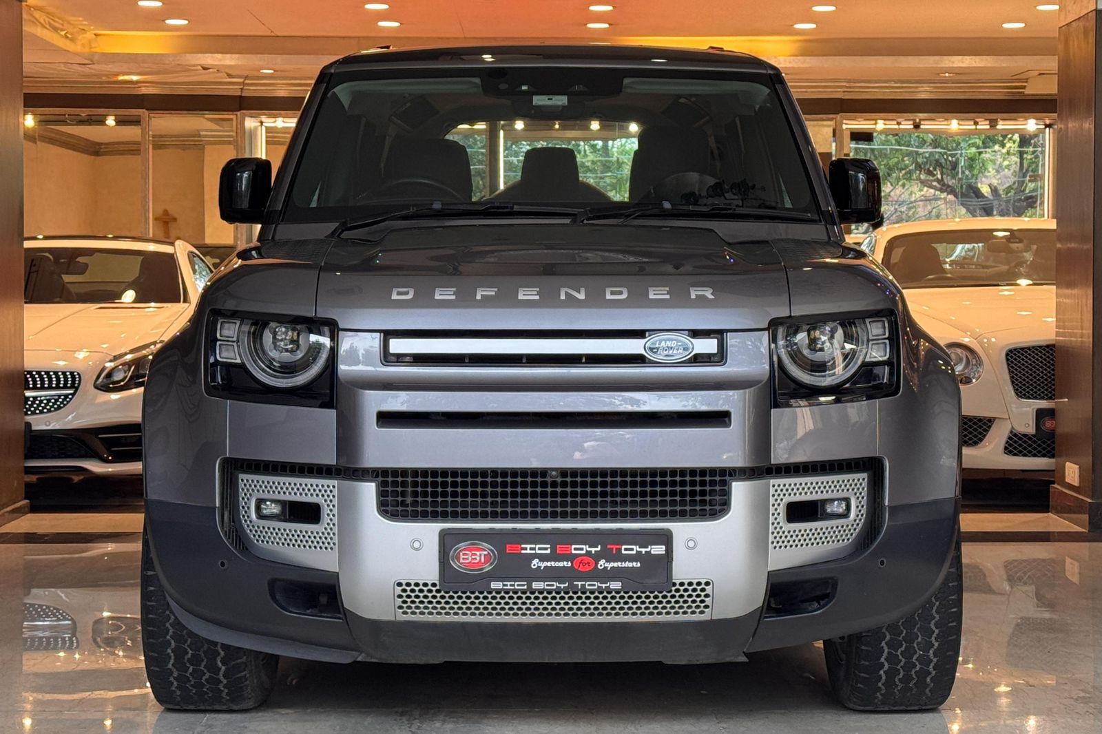 Defender 110 P300 HSE