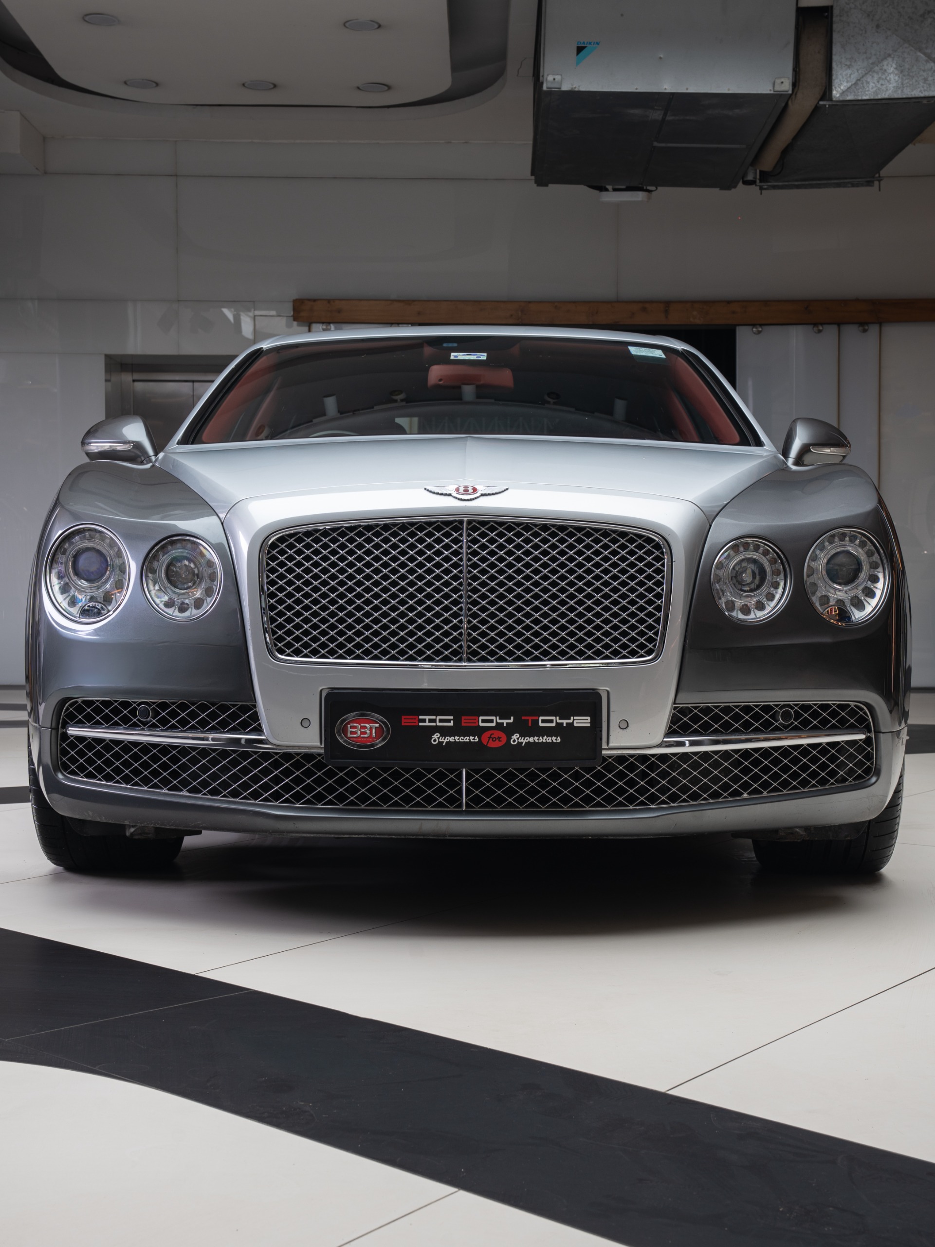 Bentley Flying Spur V8