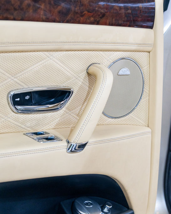 BENTLEY FLYING SPUR V8 MY16