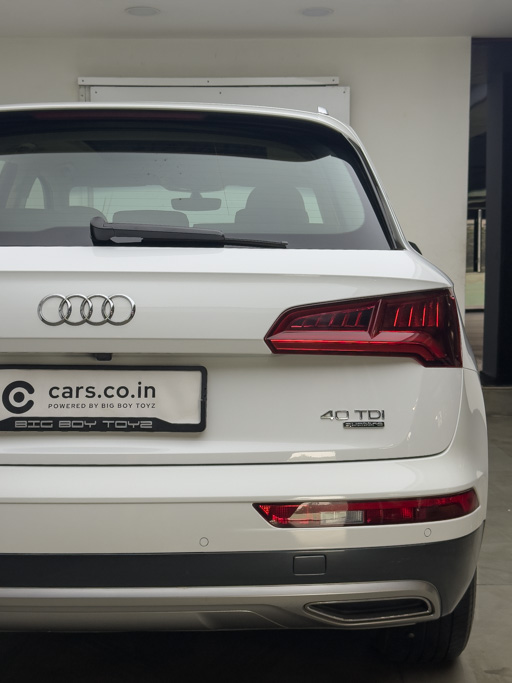 Audi Q5 40TDI Premium Plus Exterior Image