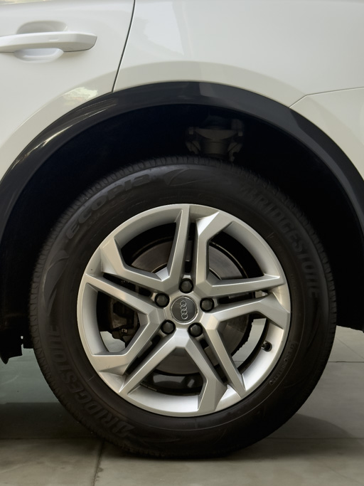 Audi Q5 40TDI Premium Plus Exterior Image