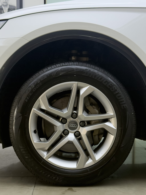 Audi Q5 40TDI Premium Plus Exterior Image