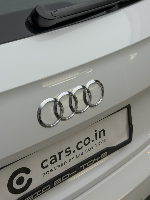 Audi Q5 40TDI Premium Plus Exterior Image