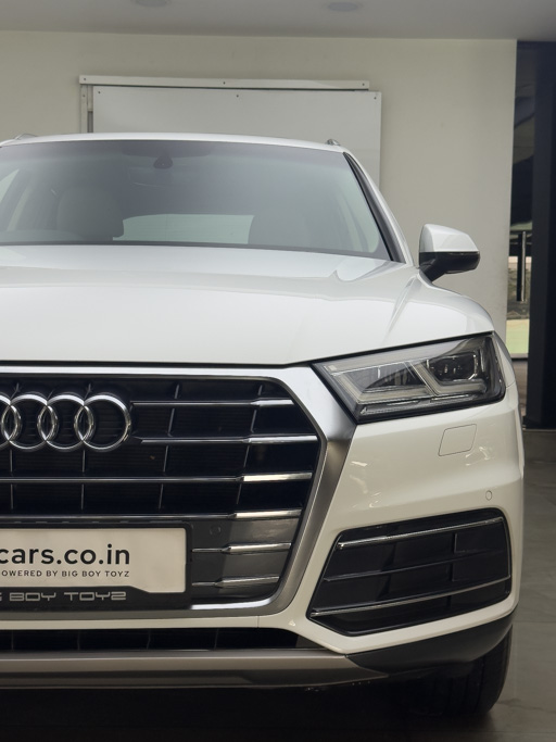 Audi Q5 40TDI Premium Plus Exterior Image