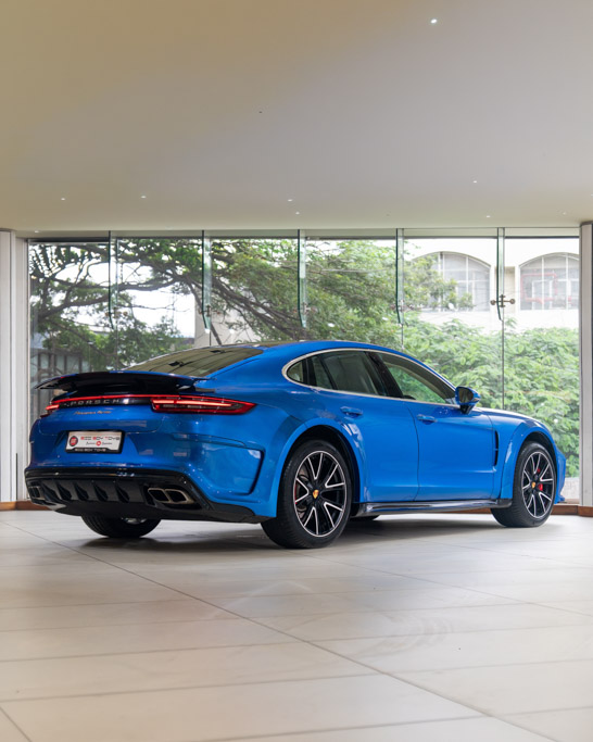 PORSCHE PANAMERA TURBO Exterior Image