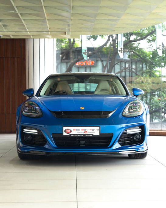 PORSCHE PANAMERA TURBO Exterior Image