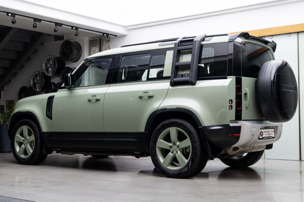 Defender 110 P400 75th Anniversary Edition