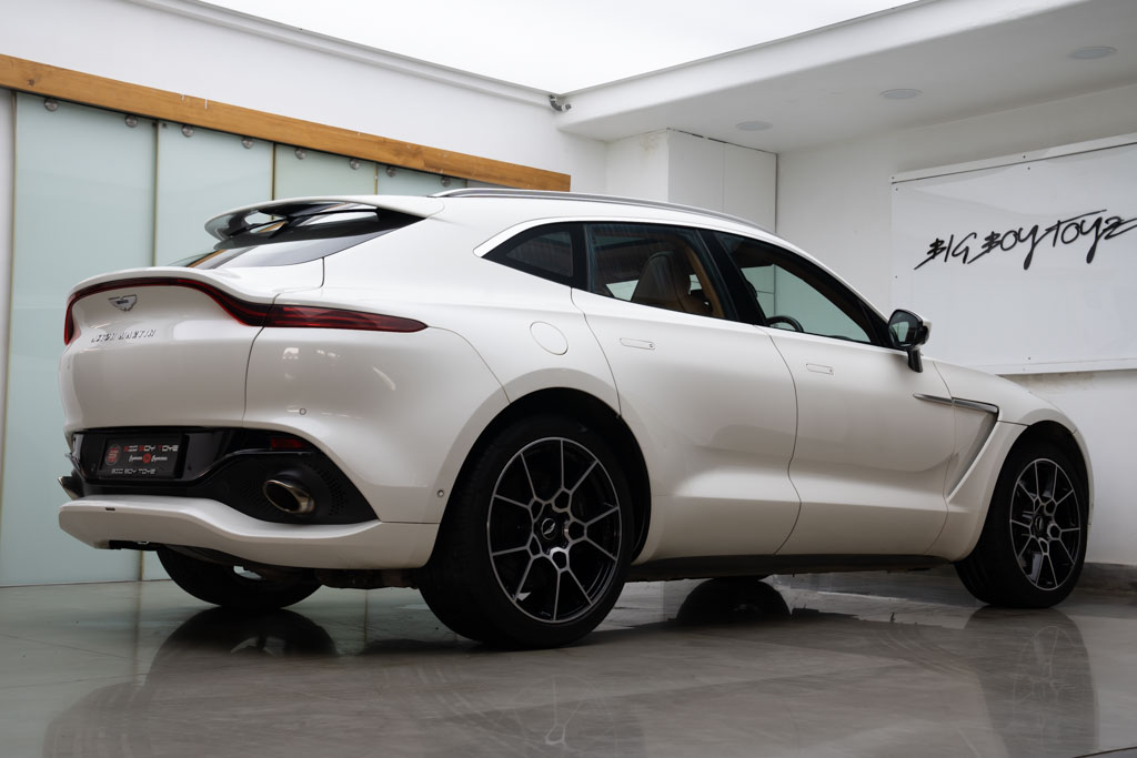 Aston Martin DBX