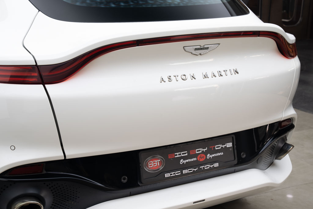 Aston Martin DBX