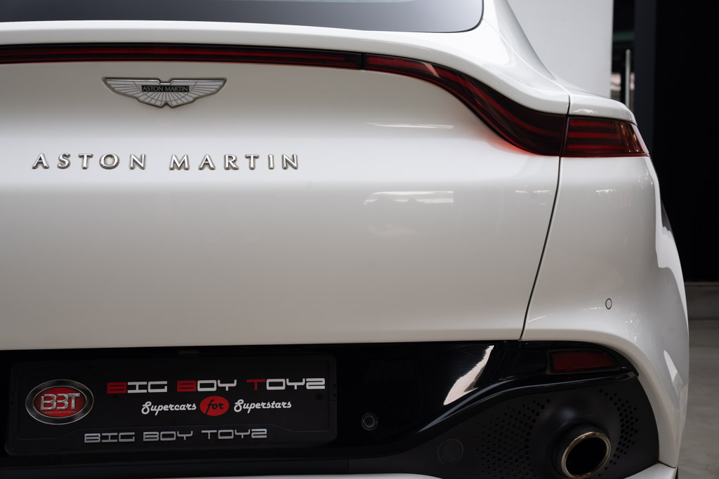 Aston Martin DBX