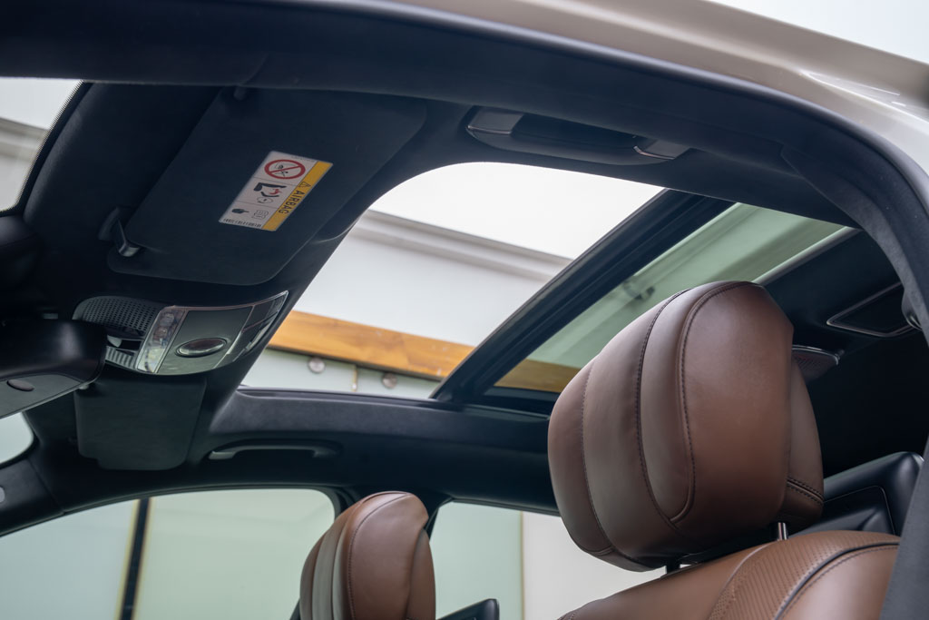 Mercedes Maybach S500 Converted to S560