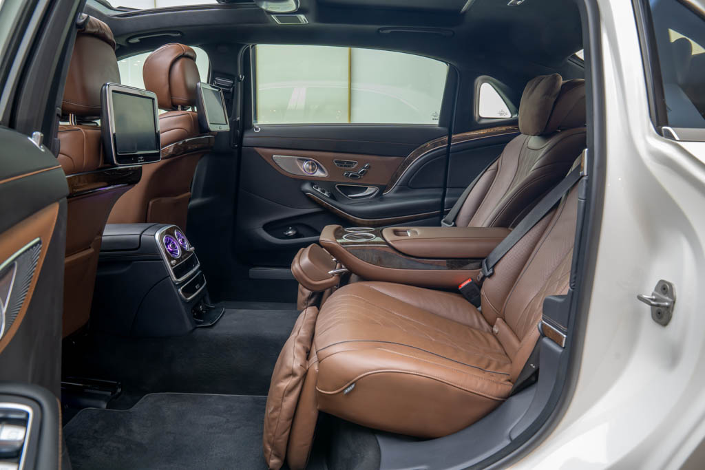 Mercedes Maybach S500 Converted to S560