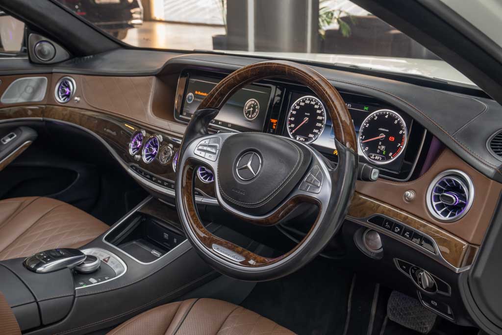 Mercedes Maybach S500 Converted to S560