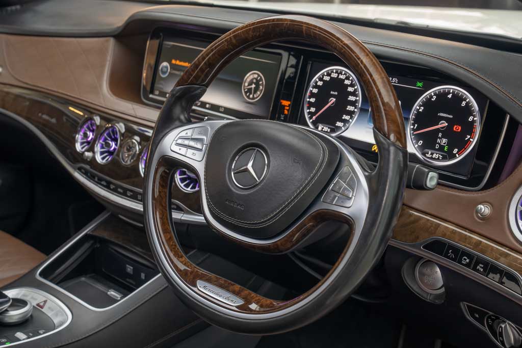 Mercedes Maybach S500 Converted to S560