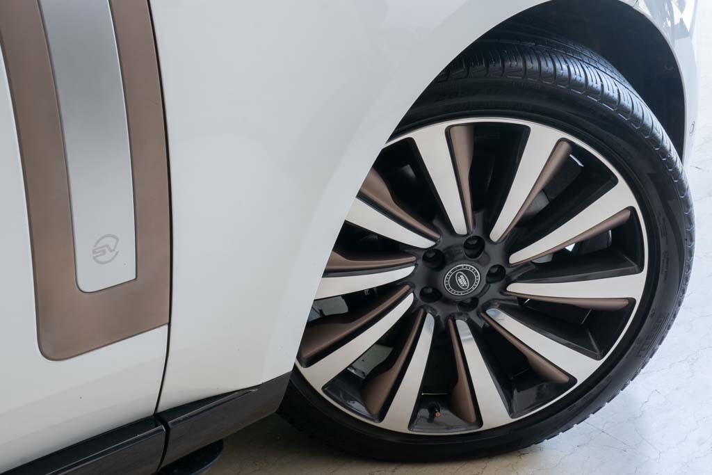 Range Rover SV LWB D350 