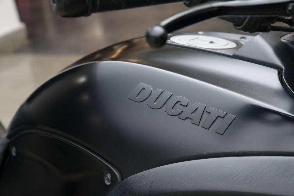 Ducati Diavel Dark Stealth