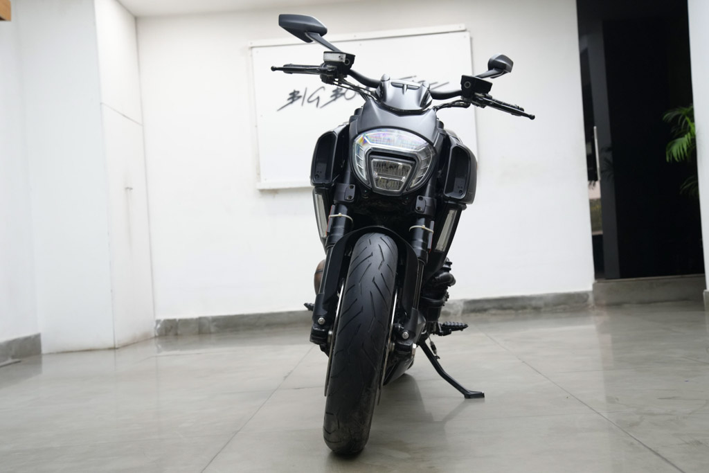 Ducati Diavel Dark Stealth