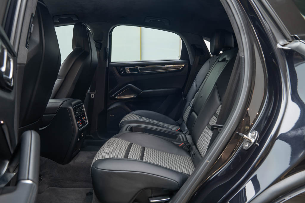 Porsche Cayenne Turbo Coupe