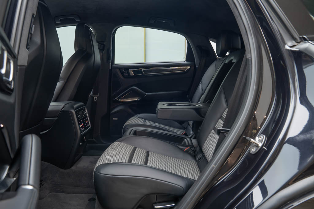 Porsche Cayenne Turbo Coupe