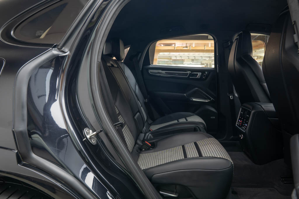 Porsche Cayenne Turbo Coupe