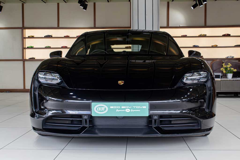 Porsche Taycan Turbo