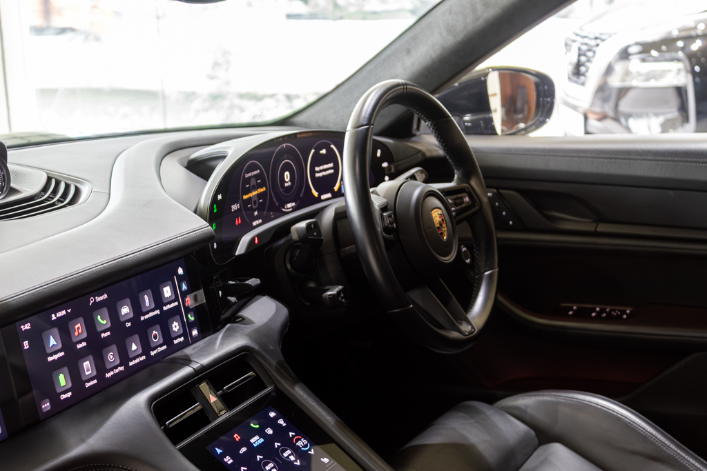 Porsche Taycan Turbo 