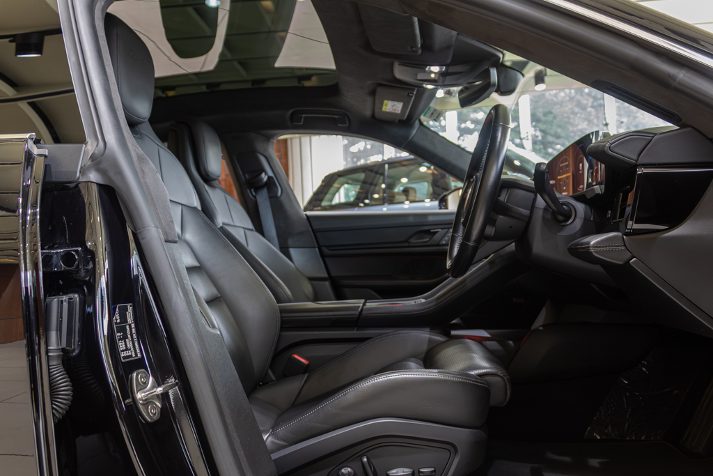 Porsche Taycan Turbo 
