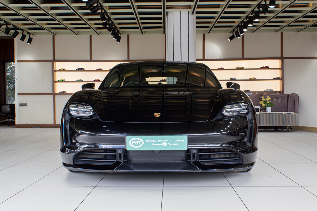 Porsche Taycan Turbo 