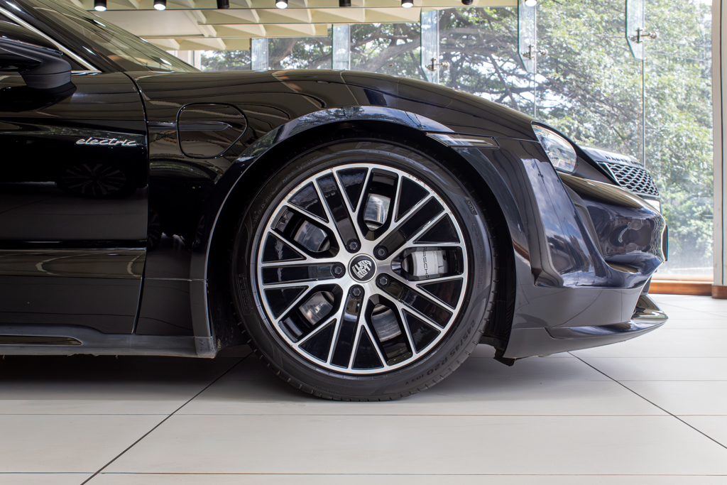 Porsche Taycan Turbo 