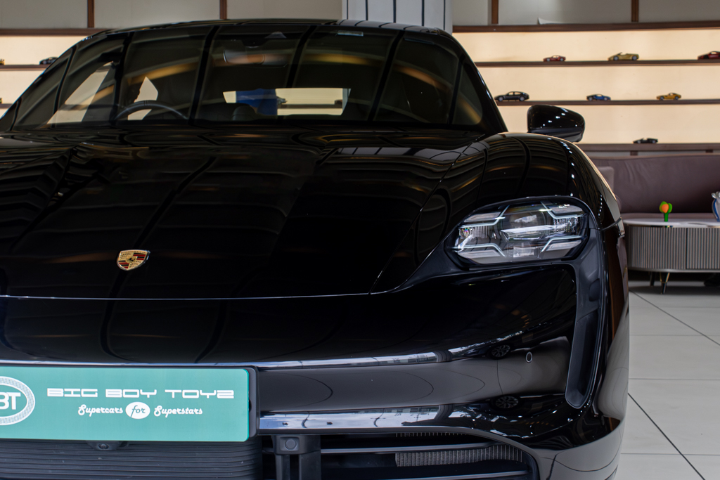 Porsche Taycan Turbo 