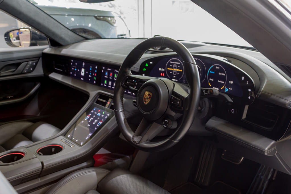Porsche Taycan Turbo 