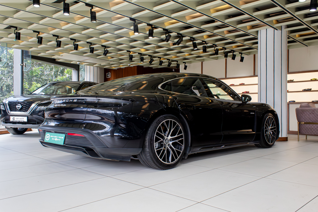Porsche Taycan Turbo 