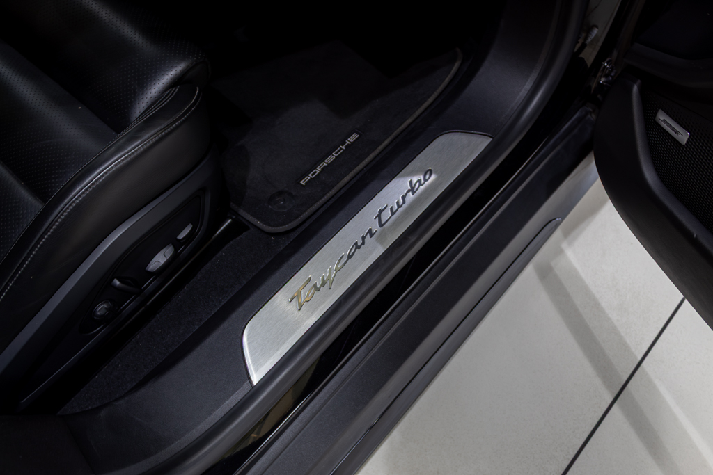 Porsche Taycan Turbo 