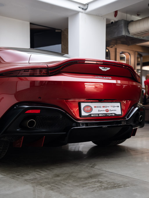 Aston Martin Vantage V8 Exterior Image