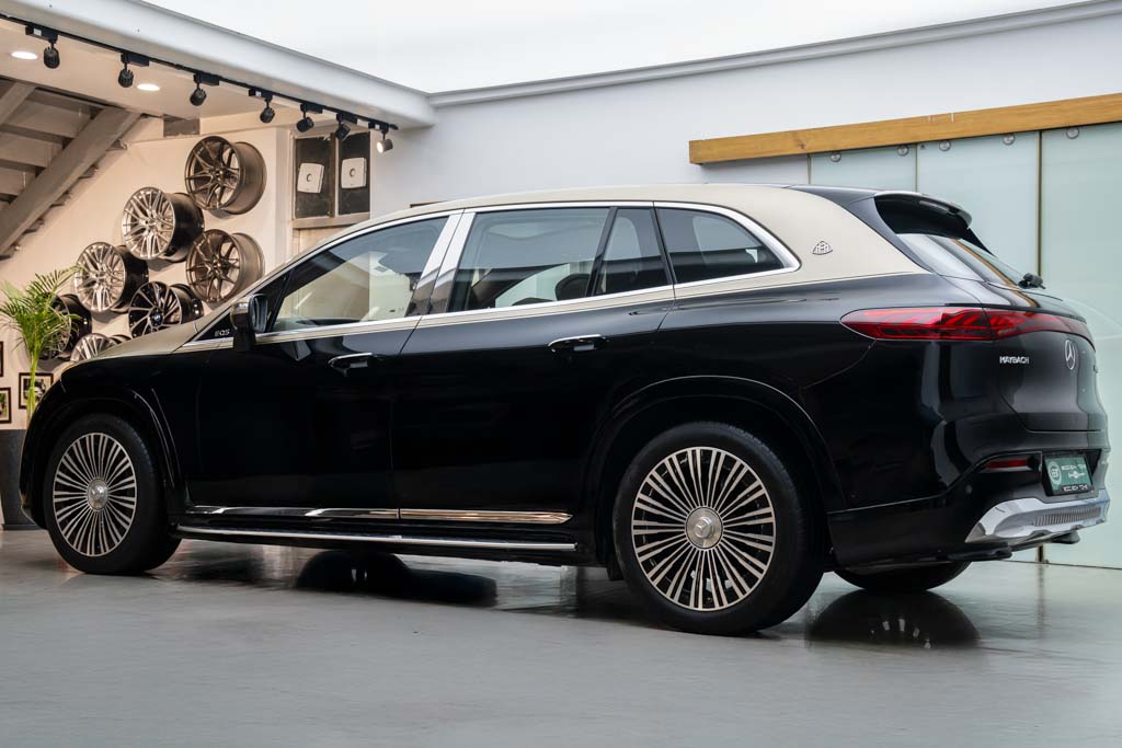 Mercedes Maybach EQS SUV 680