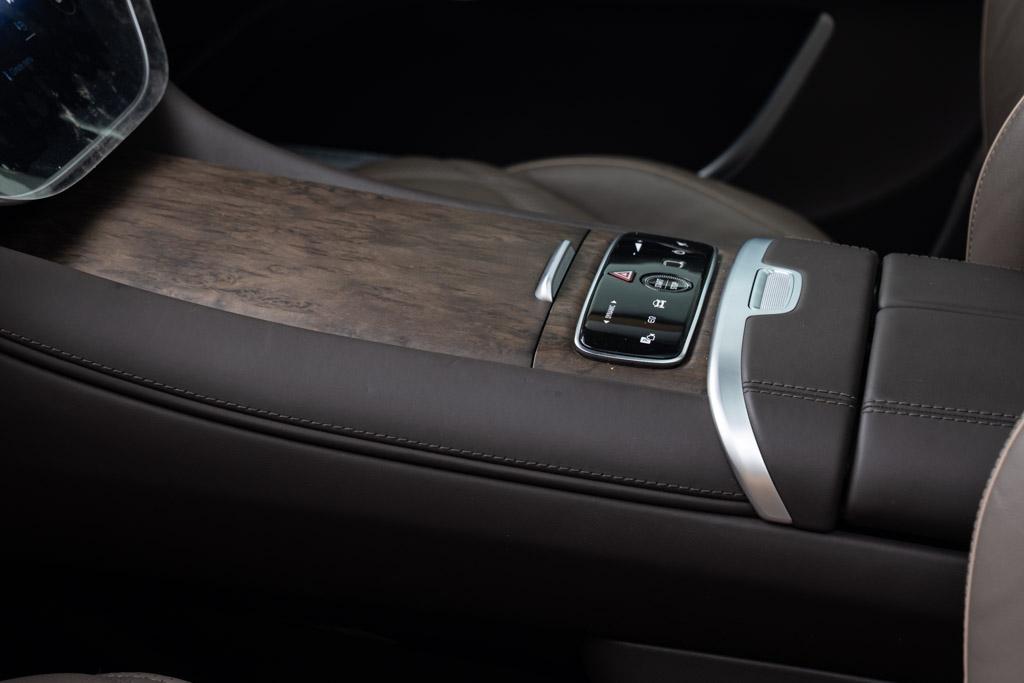 Mercedes Maybach EQS SUV 680