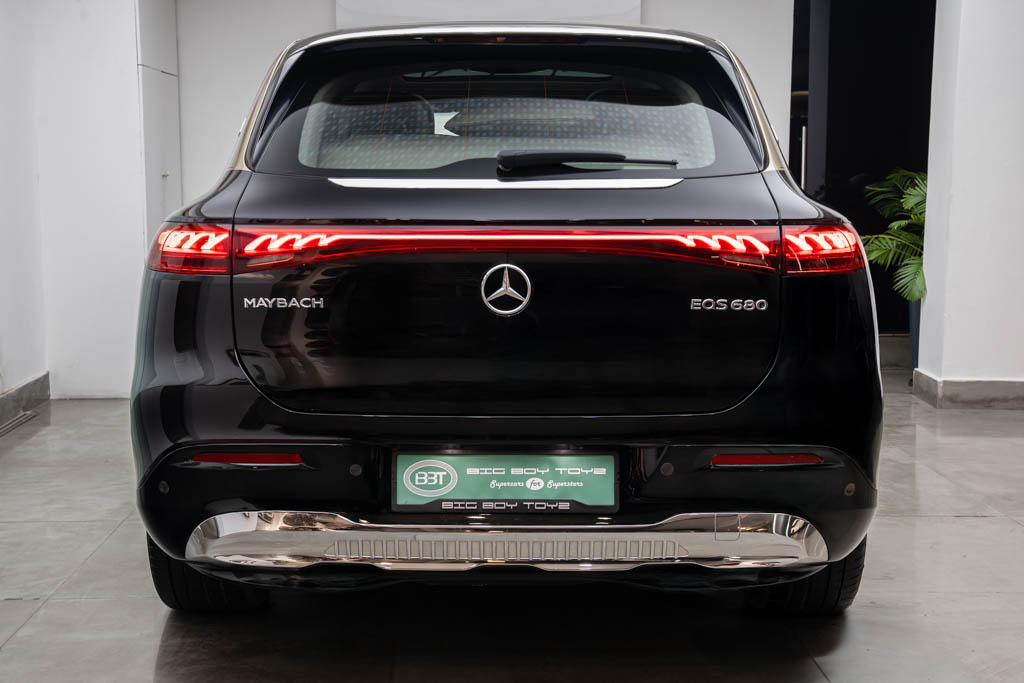 Mercedes Maybach EQS SUV 680