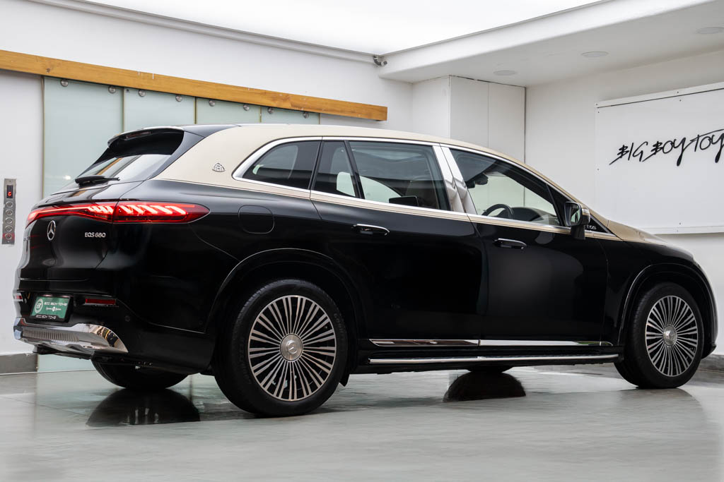 Mercedes Maybach EQS SUV 680