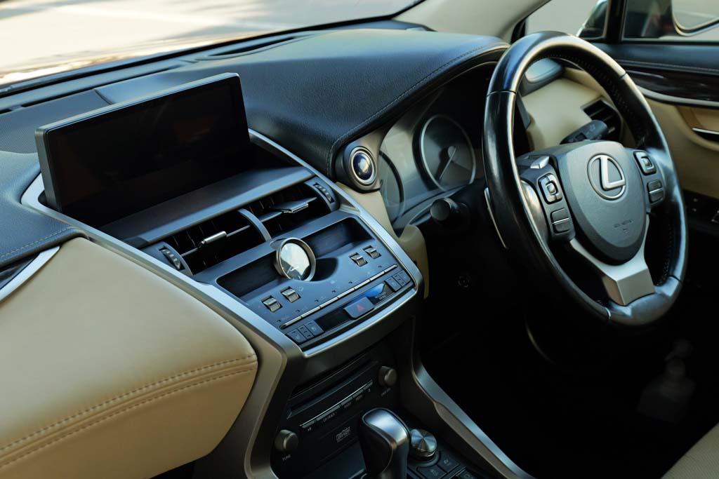 Lexus NX300H Luxury