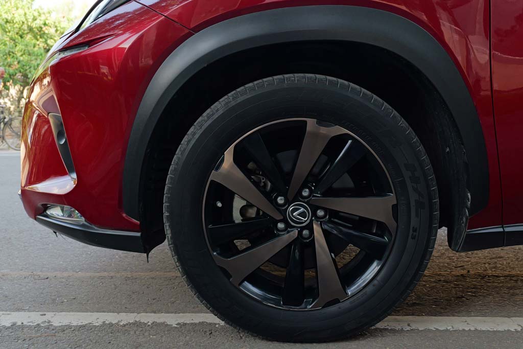 Lexus NX300H Luxury
